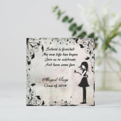 Silhouette fille avec Invitation de graduation pap (Debout devant)