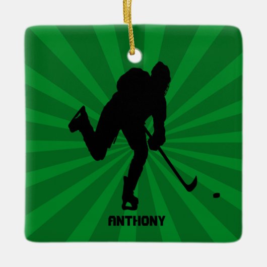 Silhouette Hockey met groene kerstversiering Keramisch Ornament (Voorkant)