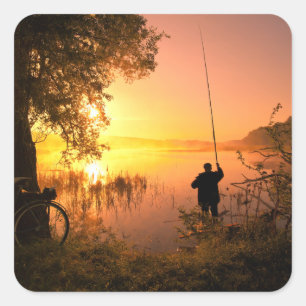 Silhouette of Fisherman op Sunset Lake Vierkante Sticker