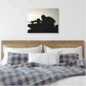 Silhouette van een Squad Automatic Weapon gunner Canvas Afdruk (Insitu (Slaapkamer))
