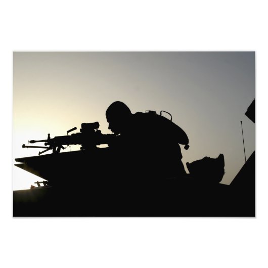 Silhouette van een Squad Automatic Weapon gunner Foto Afdruk (Voorkant)