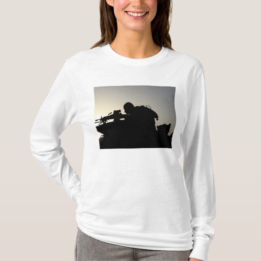 Silhouette van een Squad Automatic Weapon gunner T-shirt (Voorkant)
