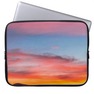 SILHOUETTE VAN MOUNTAINE ONDER CLOUDY BLUE SKY FOT LAPTOP SLEEVE