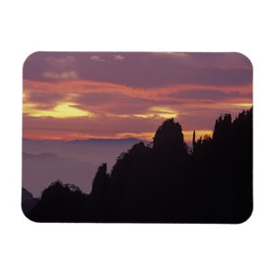 Silhouette van Mt. Huangshan (Gele Berg) bij Magneet