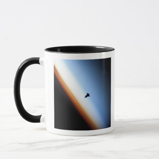 Silhouette van space shuttle Endeavor Mok (Links)