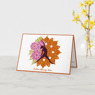 Silhouette Zen Yoga Oefening op Gouden Mandala Kaart