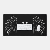 Silhouettes de chevaux et monogramme sur fond noir (Clavier et souris)