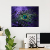 Silky Paarse Peacock Feather Poster (Thuiskantoor)