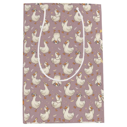 Silly Goose Party – Quirky Birthday Design Medium Cadeauzakje (Voorkant)