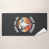 Silly Goose sur Loose Meditation Yoga Retro (Serviette de bain)