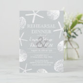 Silver Beach Theme Seashells Rehearsal Dinner Kaart (Staand voorkant)