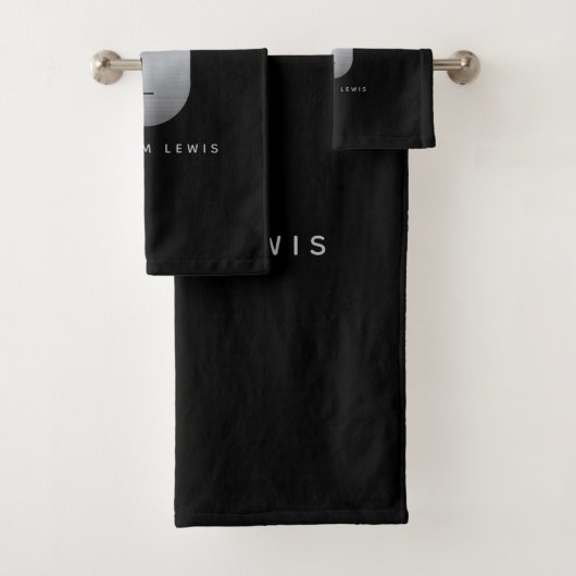 Silver & Black Monogram Modern minimalist Bad Handdoek (Insitu)
