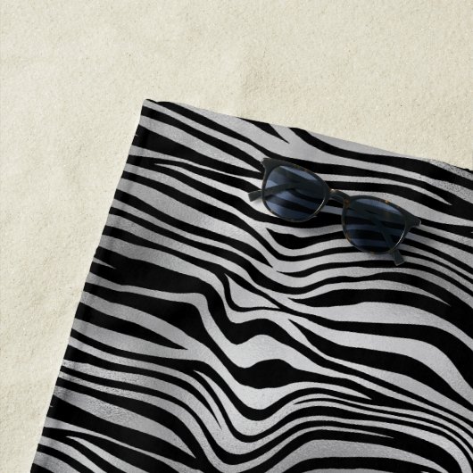 Silver Black Zebra Print Strandlaken (In situ)