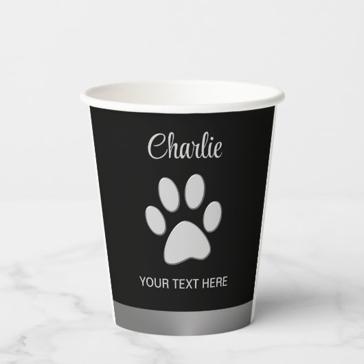 Silver Dog Paw op zwarte achtergrond Papieren Bekers (Achterkant)