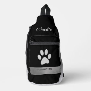 Silver Dog Paw op zwarte achtergrond Sling Bag