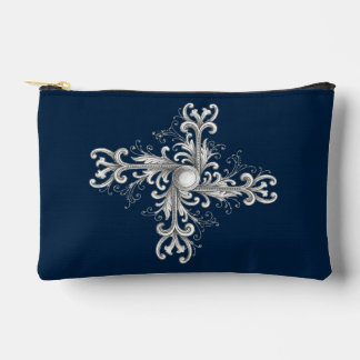 Silver Filigree Pearl Quatrefoil Etui