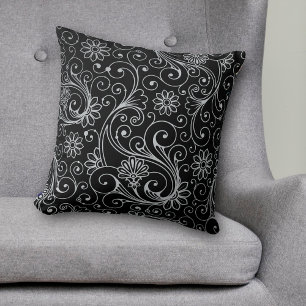 Silver Floral Swirl op Black Kussen