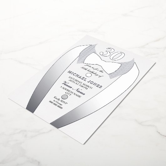 Silver Foil Tuxedo Suit Mannen 30th Birthday Party Folie Uitnodiging (Gedraaid)