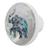 Silver Framed Elephant op Abalone en Pearl Keramische Knop (Rechts)