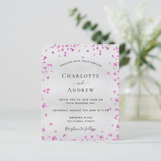 Silver fuchsia harten budget bruiloft uitnodiging (Staand voorkant)