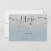 Silver glitter dusty blue script chic rsvp kaartje (Voorkant)