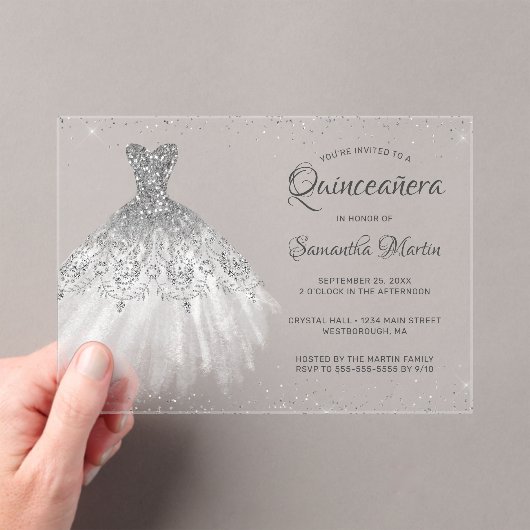 Silver Glitter Jurk Script Quinceañera Party Acryl Uitnodigingen (Insitu (Draagbaar))