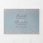 Silver glitter ombre dusty blue script bruiloft drieluik uitnodiging (Cover)