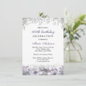 Silver Glitter Paarse Floral 100th Birthday Invite Kaart (Staand voorkant)