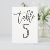 Silver Glitter Trendy Modern Script Table Number 5 Kaart (Staand voorkant)