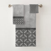 Silver Grey Metal Flowers met Pareltjes Patroon Bad Handdoek (Insitu)