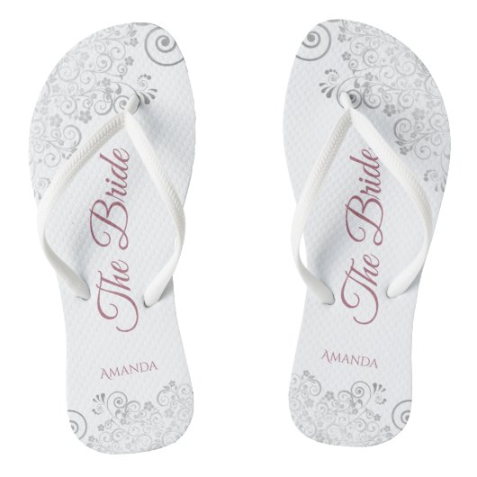 Silver Lace & Dusty Roos Script The Bride Wedding Teenslippers (Voetbed)
