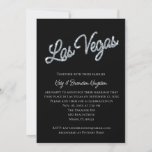 Silver Las Vegas Sparkles Post Faire-part de maria<br><div class="desc">Cette invitation de réception de mariage Las Vegas Post est agrémentée d'un type d'argent brillant sur un arrière - plan noir, ce qui en fait un endroit parfait pour le couple qui a fui à Las Vegas. Il fait partie de la collection Mariage Silver Las Vegas Sparkles. Si d'autres éléments...</div>