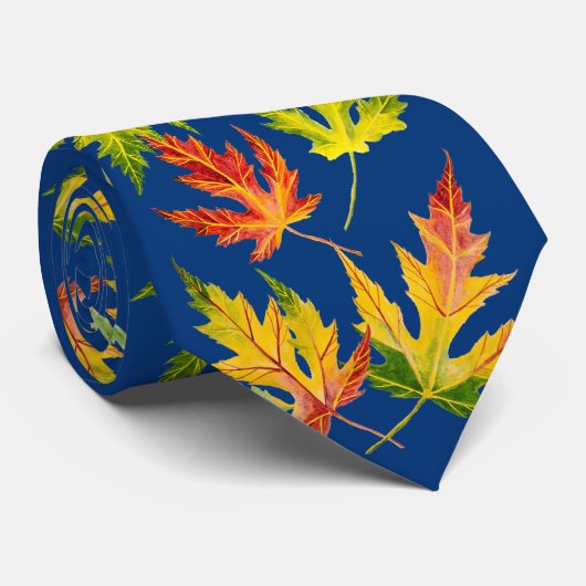 Silver Maple op een Stropdas (Opgerold)