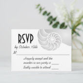 Silver Nautilus Shell Beach Wedding RSVP Kaartje (Staand voorkant)
