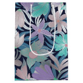 Silver Paars Blue Floral Leaves Monogram Medium Cadeauzakje (Achterkant)