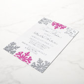Silver Pink Snowflake Winter Sweet 16 Folie Uitnodiging (Gedraaid)