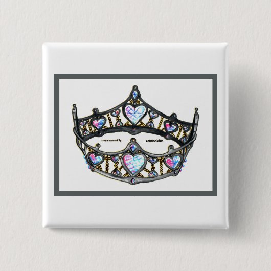 Silver Queen of Hearts crown tiara white button (Voorkant)