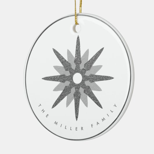 Silver Snowflake | Familienaam Monogram & Datum Keramisch Ornament (Links)