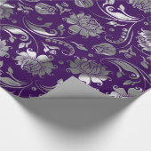 Silver Tones Floral Pattern Paarse Achtergrond Cadeaupapier (Hoek)