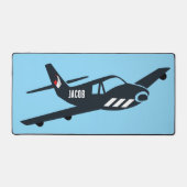 Simple Aviation, avion Monogram sur bureau bleu (Recto)
