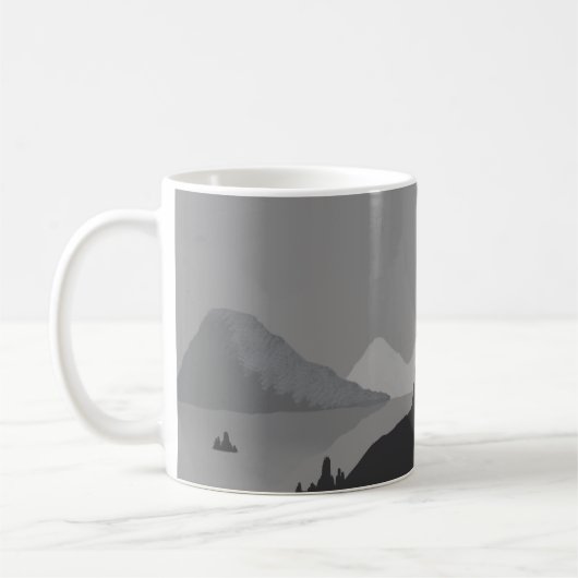 Simple coffee mug with gray mountain landscape (Gauche)