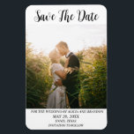 Simple Elegant Mariage photo moderne Whimsy Magnet<br><div class="desc">Simple,  élégant,  noir et blanc,  Mariage photo moderne,  Save the Date aimant. Vous pouvez le personnaliser avec vos détails.</div>