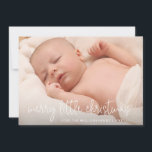 Simple Elegant Photo Holiday Faire-part de naissan<br><div class="desc">Annoncez la naissance de votre nouveau bébé garçon ou fille avec cette carte photo moderne avec le message "Joyeux petit Noël" dans un élégant script blanc avec votre nom de famille et l'année sur votre photo horizontale préférée. Le dos a une deuxième photo avec le nom de votre bébé et...</div>