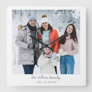 Simple Elegant Script Family Photo Vierkante Klok