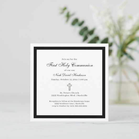 Simple First Holy Communion Black White Invitation (Debout devant)