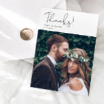 Simple Merci Script Modern Mariage Photo<br><div class="desc">Mariage simple et moderne merci carte recto-verso modèle avec un texte qui dit merci! en écriture manuscrite en haut. Vous pouvez ajouter une deuxième image au dos de la carte ainsi qu'un message modifiable. Parfait pour les minimalistes qui veulent que leurs photos soient le point central de leur carte de...</div>