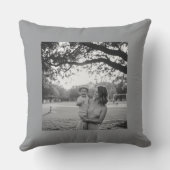 Simple minimal elegant custom logo here company th kussen (Achterkant)