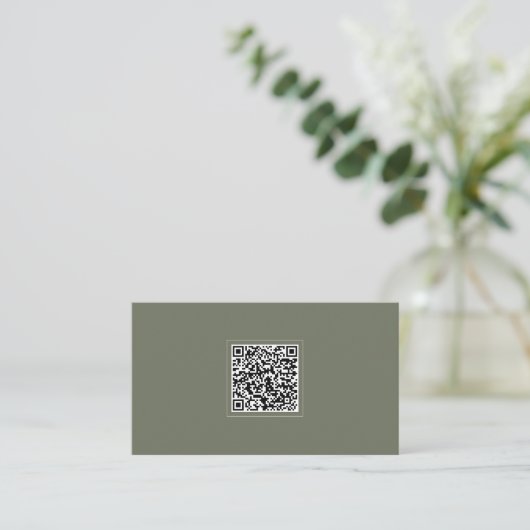 Simple Modern Minimalist Sage Green QR Code Visitekaartje (Staand voorkant)