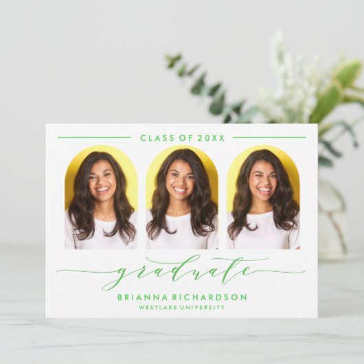 SIMPLE MODERNE ARCH SCRIPT GRADUCATION INVITATION (Debout devant)