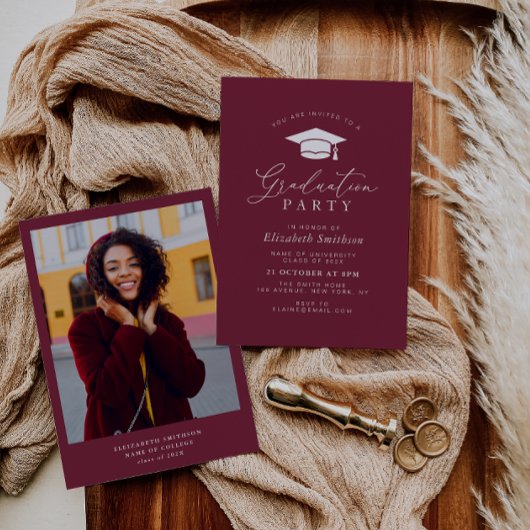 simple moderne maron graduation invitation